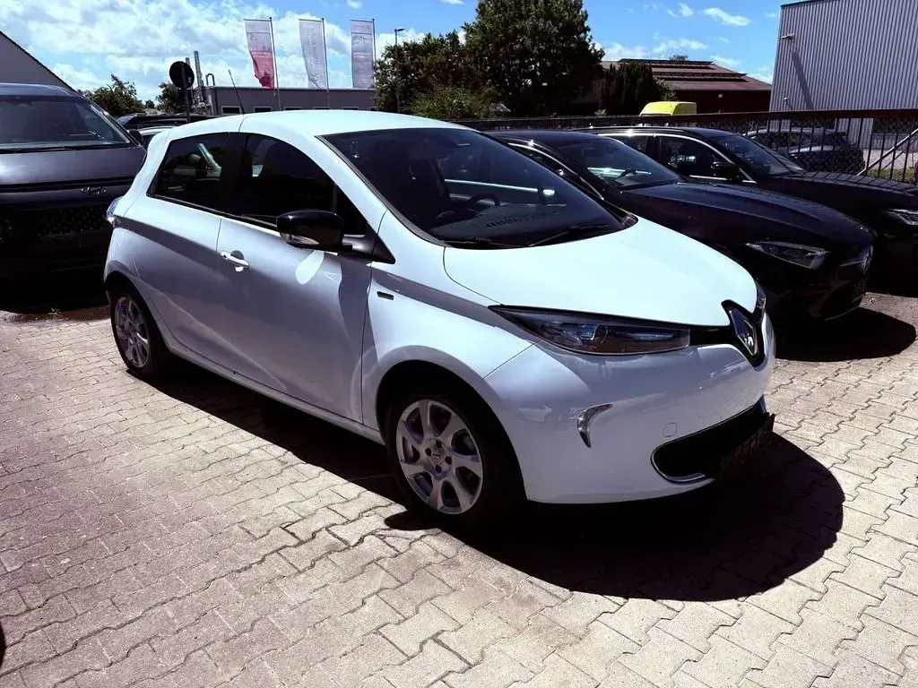 Gebraucht Renault Zoe LIMITED 80 kW (109 PS) 2019 Weiß Kleinwagen