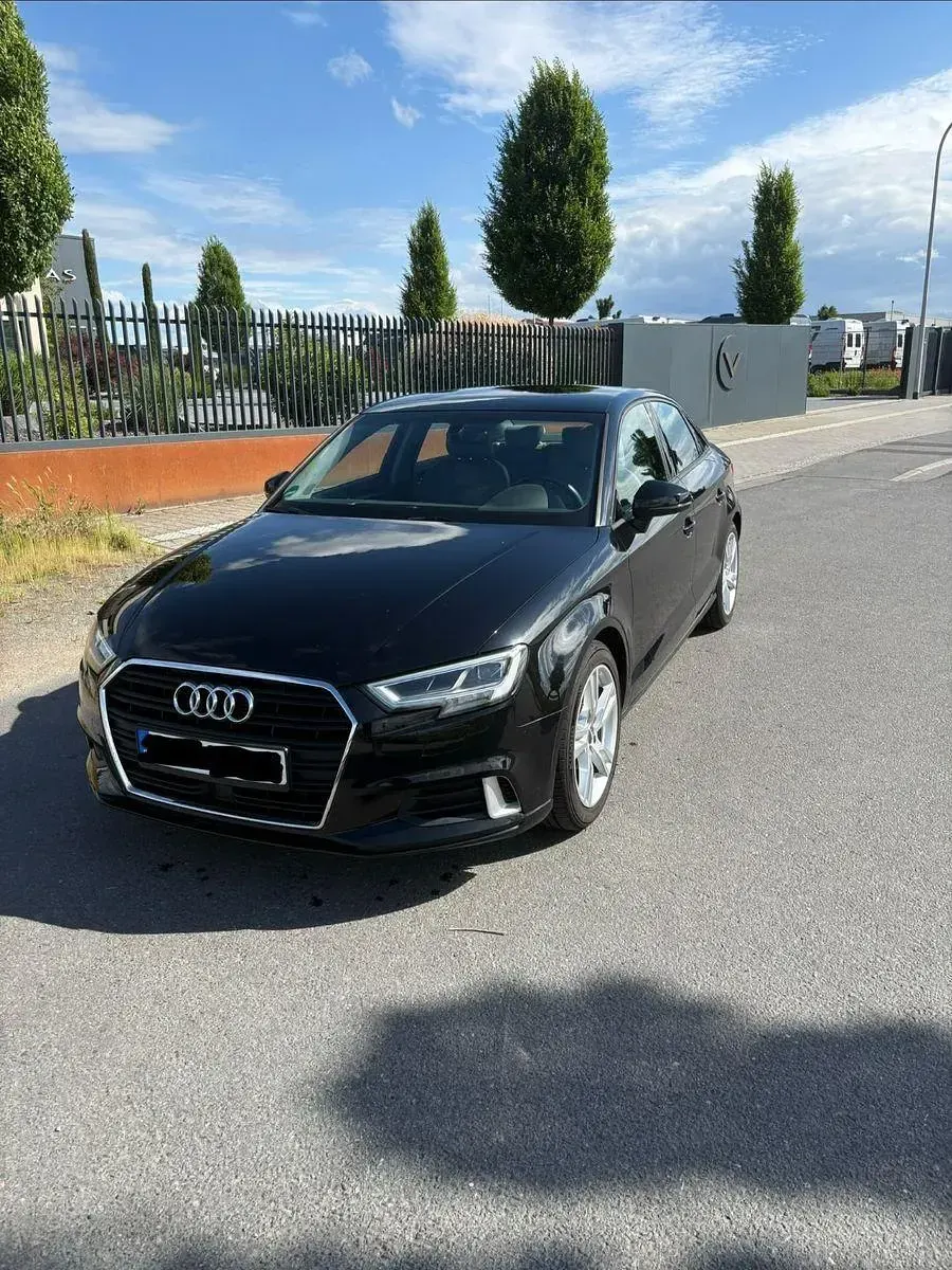 Gebraucht Audi A3 Sport 116 PS (85 kW) 2018 Schwarz Limousine