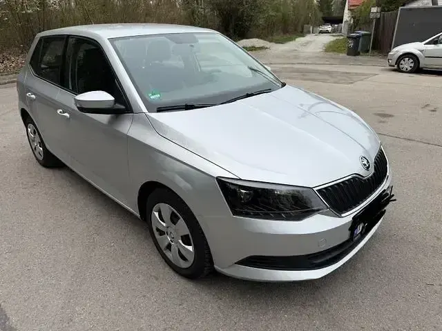 Gebraucht Skoda Fabia Ambition 90 PS (66 kW) 2016 Silber Limousine