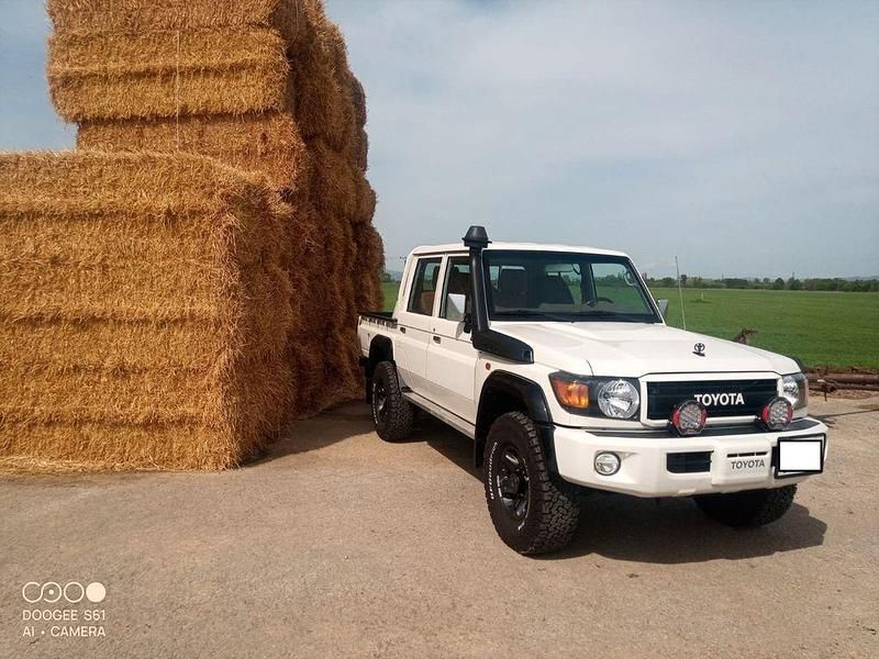 Weiß Gebraucht 2024 Toyota Land Cruiser SUV | 78.000 € (Teuer) - Bild 1/4