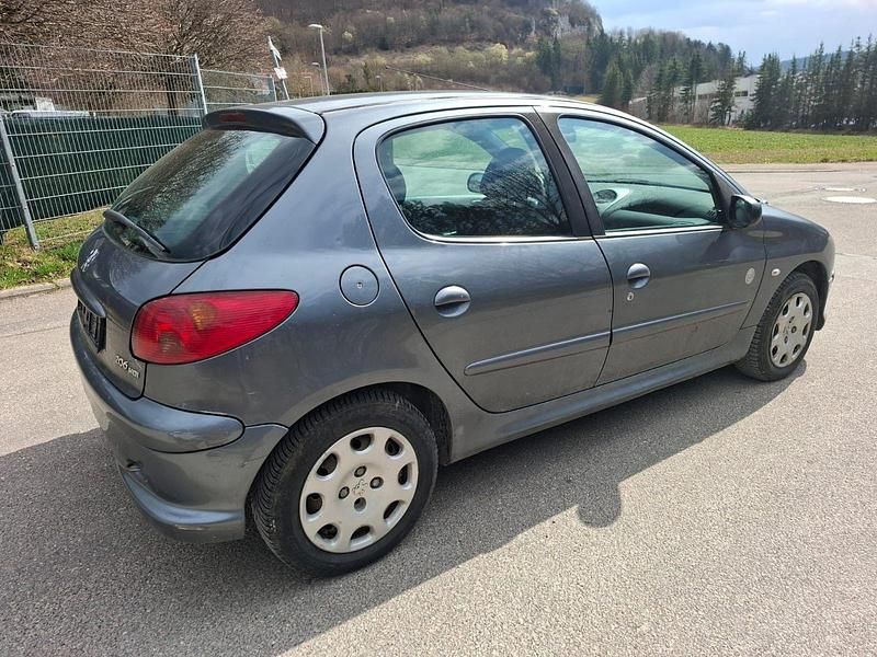 Gebraucht Peugeot 206 68 PS (50 kW) 2009 Grau Kleinwagen