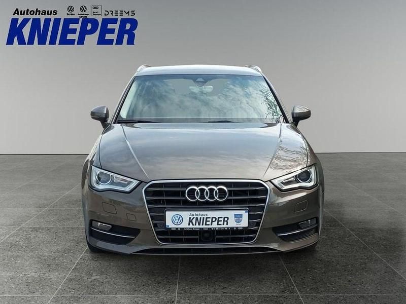 Gebraucht Audi A3 Ambiente 150 PS (110 kW) 2015 Grau Limousine