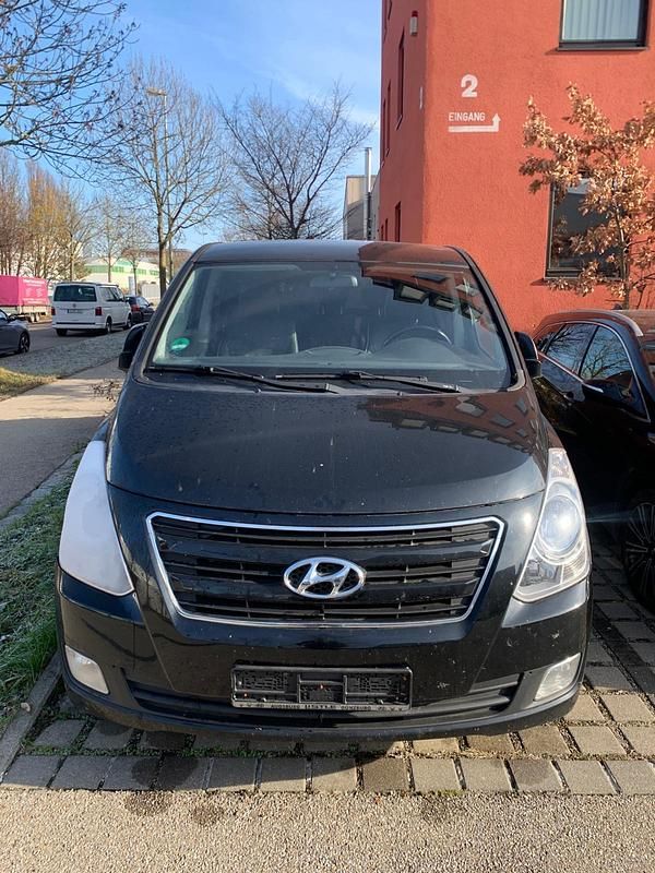 Schwarz Gebraucht 2016 Hyundai H-1 Van / Kleinbus | 8.600 € (Guter Preis) - Bild 1/4