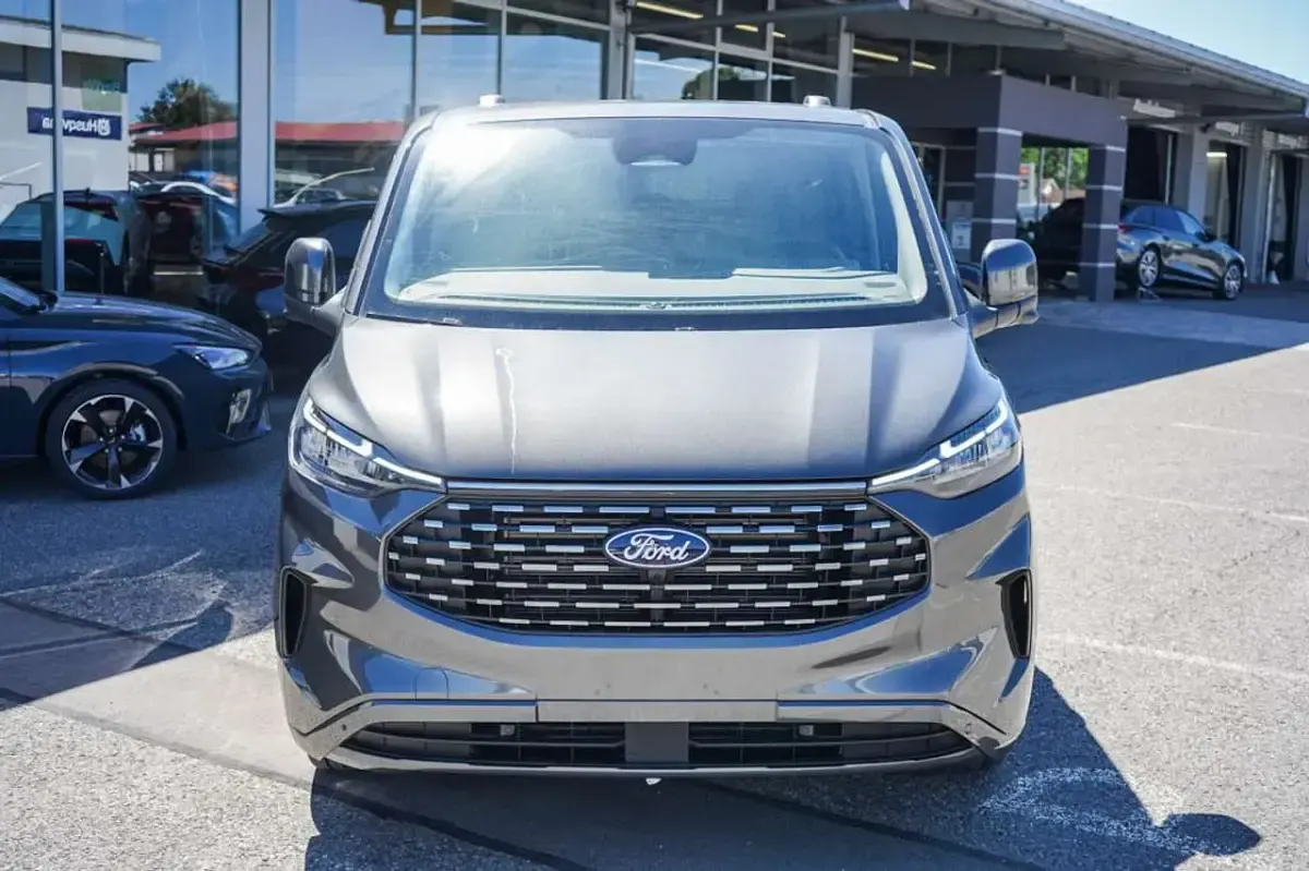 Neu Ford Tourneo Custom 170 PS (125 kW) 2026 Magnetic grau metallic () Van