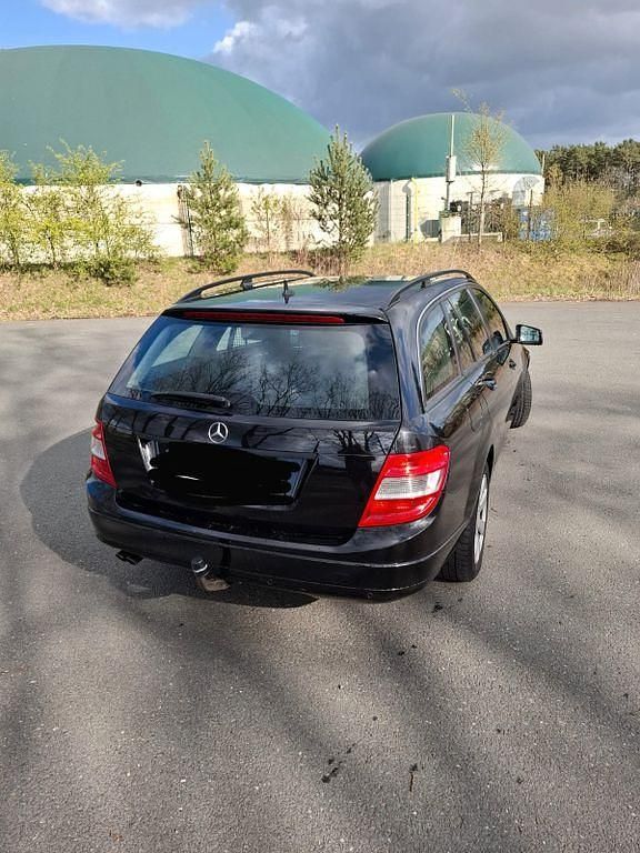 Gebraucht Mercedes C180 156 PS (114 kW) 2009 Schwarz Limousine