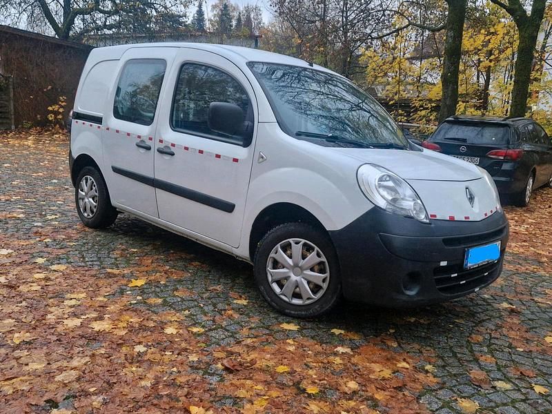Weiß Gebraucht 2010 Renault Kangoo Van / Kleinbus | 3.800 € (Fairer Preis) - Bild 1/4
