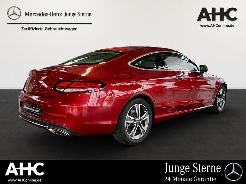 Gebraucht Mercedes C200 184 PS (135 kW) 2020 Manufaktur lack manufaktur hya Coupé