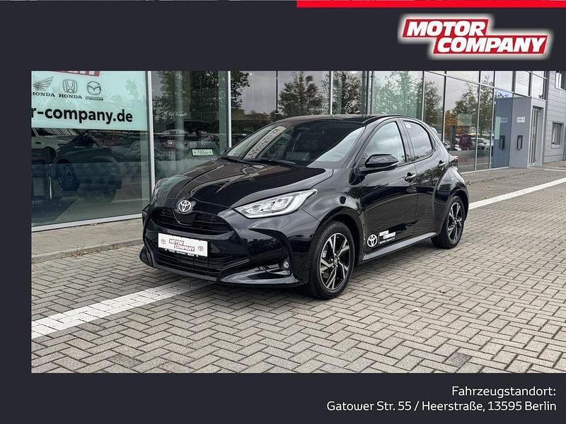Schwarz Gebraucht 2025 Toyota Yaris Hybrid Limousine | 30.210 € - Bild 1/4