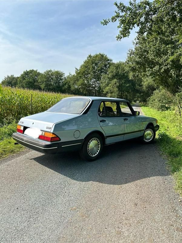 Blau Gebraucht 1989 Saab 900 Kleinwagen | 4.000 € - Bild 1/4