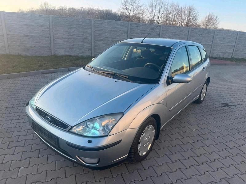 Gebraucht Ford Focus Ghia 101 PS (74 kW) 2002 Silber Kleinwagen