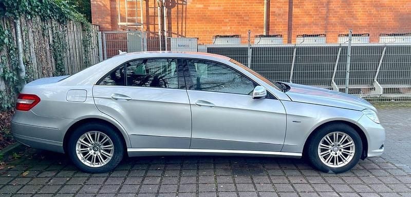 Gebraucht Mercedes E350 292 PS (214 kW) 2009 Silber Limousine