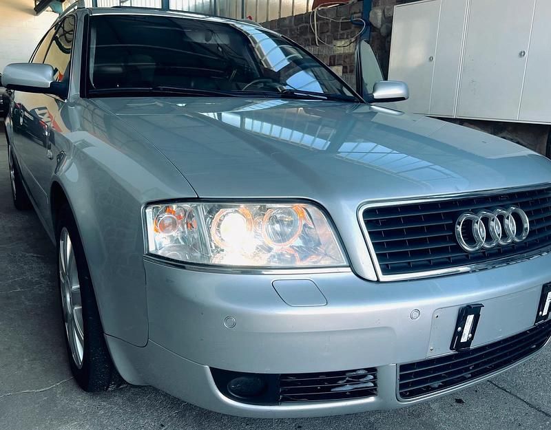 Silber Gebraucht 2004 Audi A6 Ambiente Kombi | 1.950 € - Bild 1/4