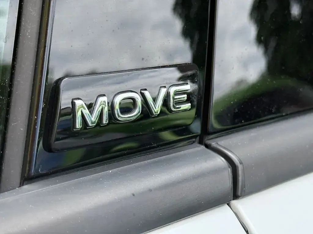 Gebraucht VW T-Roc Move 150 PS (110 kW) 2023 Weiß SUV