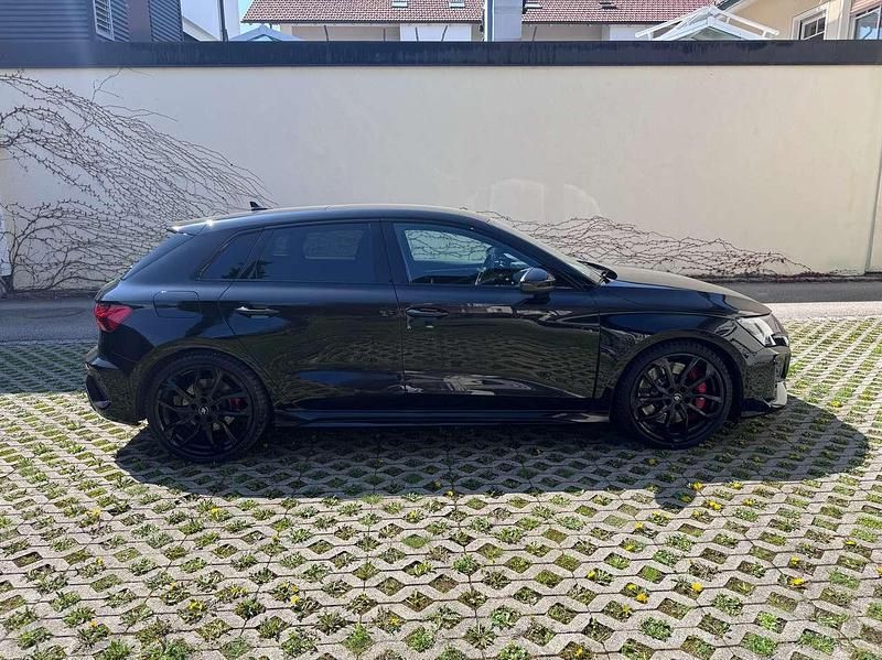 Second-hand Audi RS3 Performance 400 CP (294 kW) 2023 Negru Berlinǎ