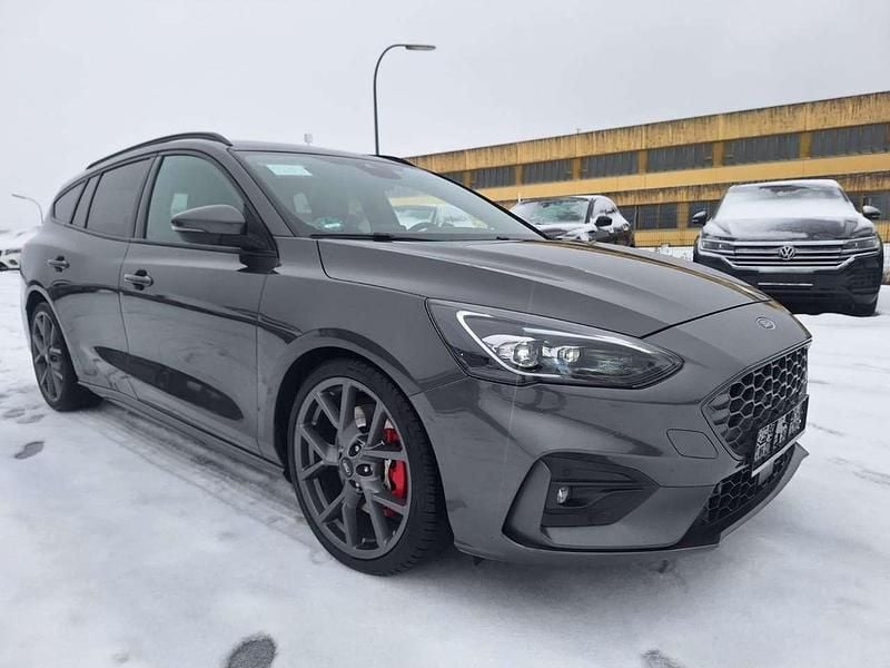 Magnetic Gebraucht 2021 Ford Focus Performance Edition Kombi | 23.999 € (Superpreis) - Bild 1/4