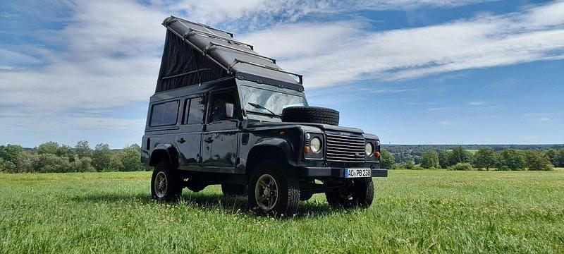 Grün Gebraucht 2000 Land Rover Defender SUV | 62.000 € - Bild 1/4