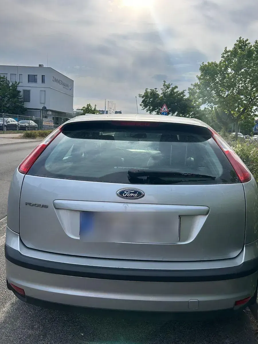Gebraucht Ford Focus Titanium 116 PS (85 kW) 2004 Silber Kombi