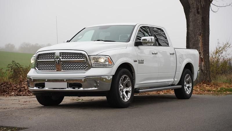 Weiß Gebraucht 2019 RAM 1500 Abholung | 39.900 € (Guter Preis) - Bild 1/4