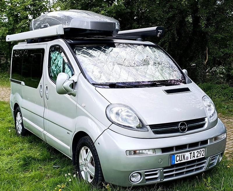 Gebraucht Opel Vivaro 135 PS (99 kW) 2005 Silber Van / Kleinbus