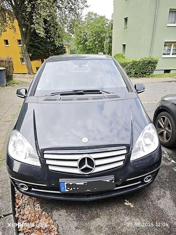 Gebraucht 2009 Mercedes A180 Elegance Limousine | 2.300 € (Guter Preis) - Bild 1/4
