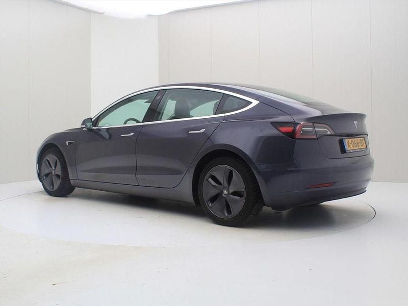 Second-hand Tesla Model 3 Standard Range 225 kW (306 CP) 2020 Gri Berlinǎ