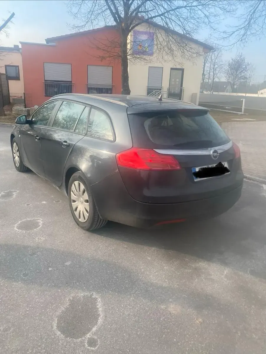 Gebraucht Opel Insignia 160 PS (117 kW) 2013 Schwarz Kombi