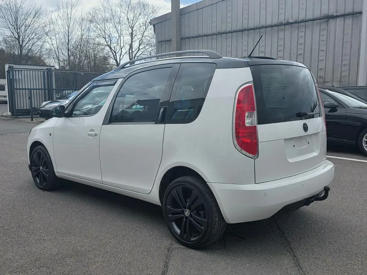 Gebraucht Skoda Roomster Noire 86 PS (63 kW) 2014 Weiß Van / Kleinbus