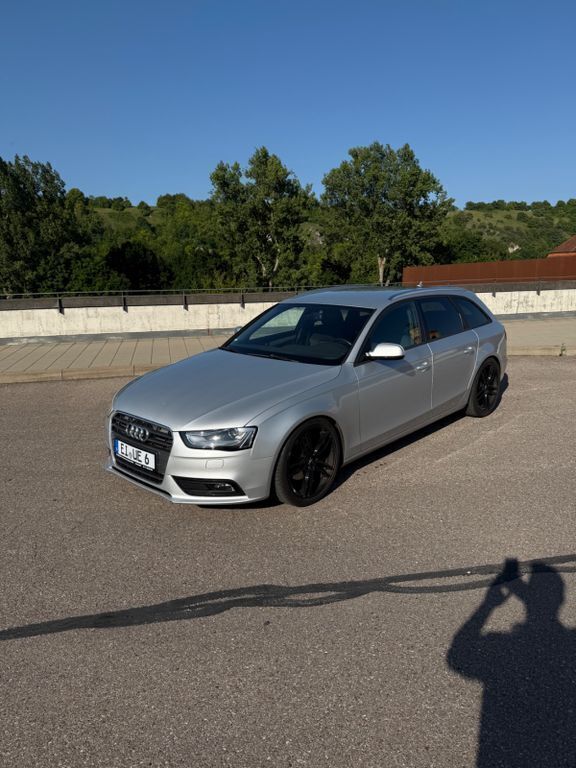 Silber Gebraucht 2013 Audi A4 Sport Kombi | 8.999 € (Guter Preis) - Bild 1/4
