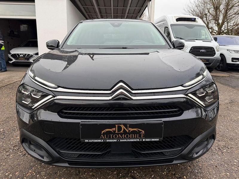 Gebraucht Citroën C4 Shine 131 PS (96 kW) 2022 Schwarz SUV