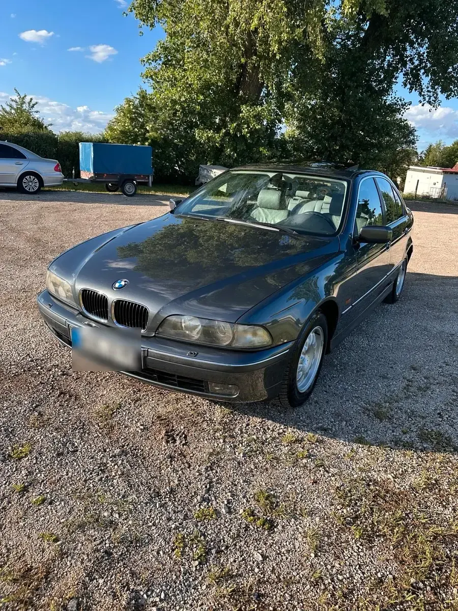 Gebraucht BMW 523 170 PS (125 kW) 1999 Grau Limousine
