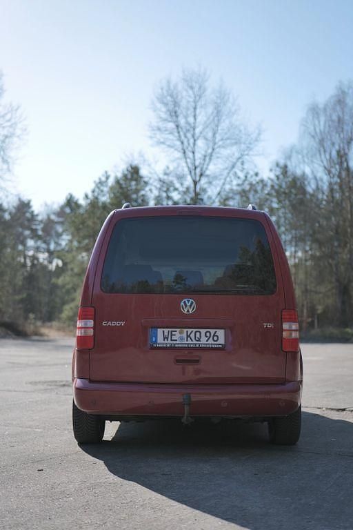 Gebraucht VW Caddy 102 PS (75 kW) 2010 Rot Van / Kleinbus