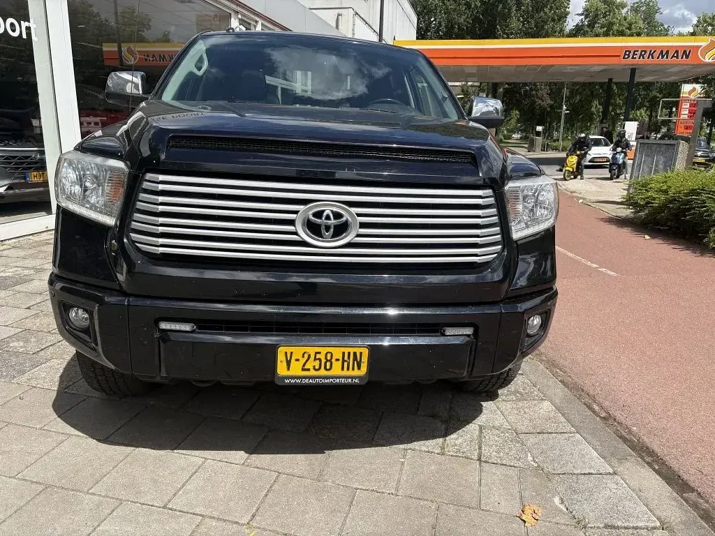 Gebraucht Toyota Tundra 387 PS (284 kW) 2017 Schwarz Pickup