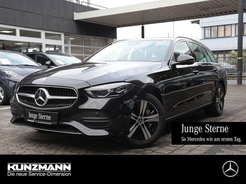 Obsidianschwarz metallic Gebraucht 2024 Mercedes C300e Avantgarde Kombi | 38.530 € (Superpreis) - Bild 1/4