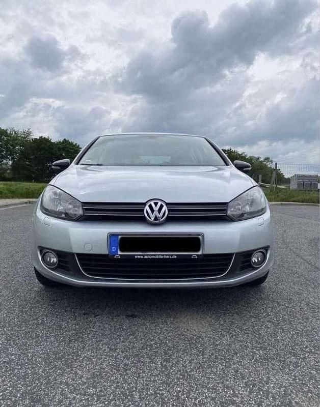 Grau Gebraucht 2011 VW Golf VI Kleinwagen | 6.500 € (Fairer Preis) - Bild 1/4