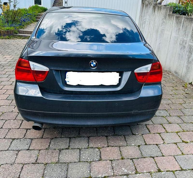 Gebraucht 2005 BMW 320 Limousine | 2.100 € (Superpreis) - Bild 1/4