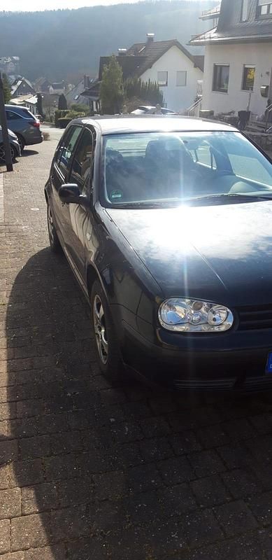 Gebraucht VW Golf IV 75 PS (55 kW) 2000 Schwarz Limousine