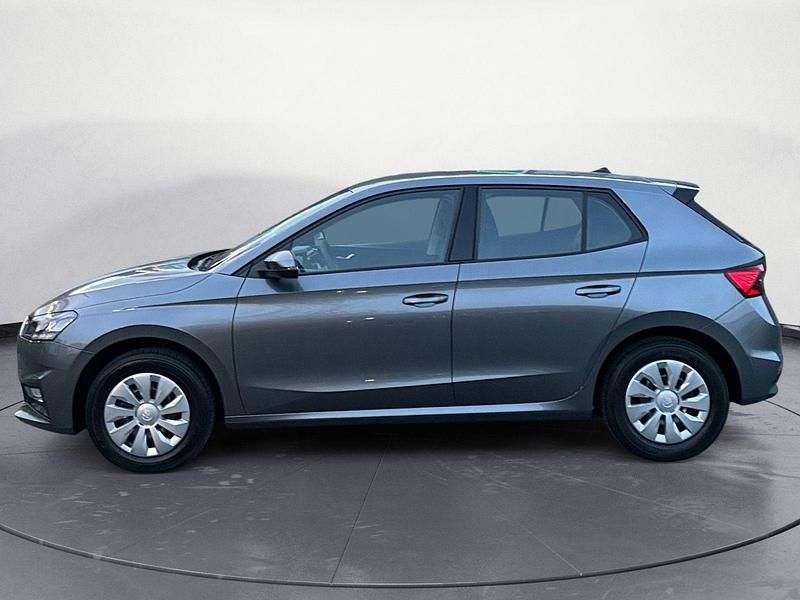 Neu Skoda Fabia Essence 95 PS (69 kW) 2026 Grau Kleinwagen