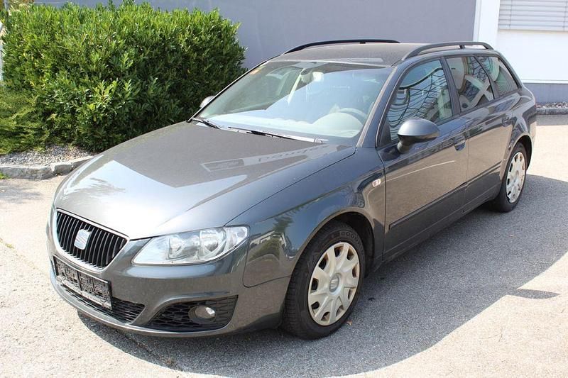 Grau Gebraucht 2009 Seat Exeo Reference Limousine | 1.990 € - Bild 1/4