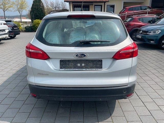 Gebraucht Ford Focus Trend 120 PS (88 kW) 2017 Silber Kombi