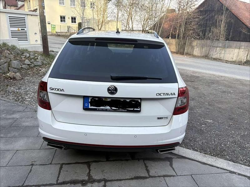 Gebraucht Skoda Octavia RS 184 PS (135 kW) 2015 Weiß Kleinwagen