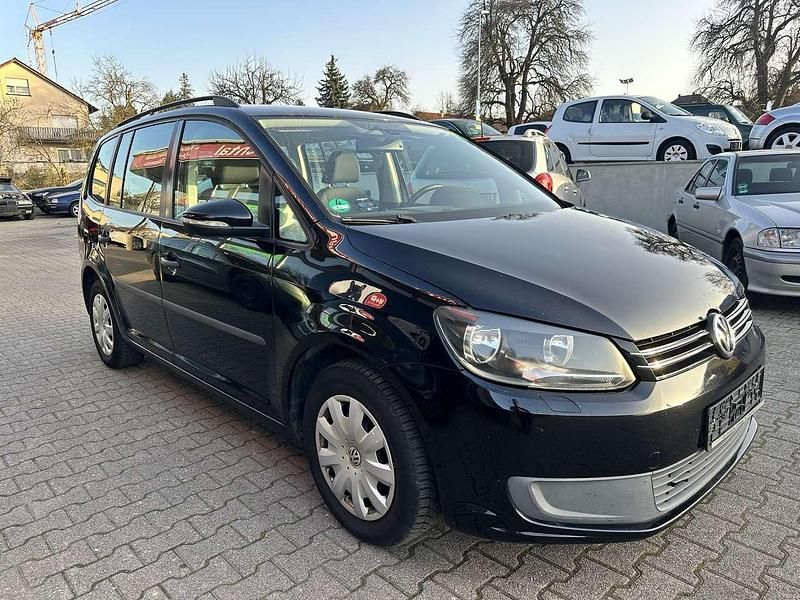 Gebraucht VW Touran Trendline 140 PS (102 kW) 2011 Deep black perleffekt Van / Kleinbus