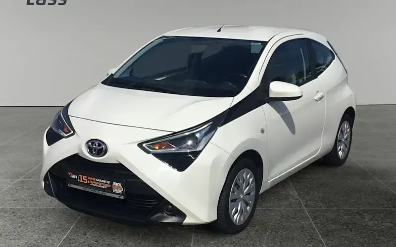 Gebraucht Toyota Aygo X-play 72 PS (52 kW) 2019 Pianosaweiß Kleinwagen