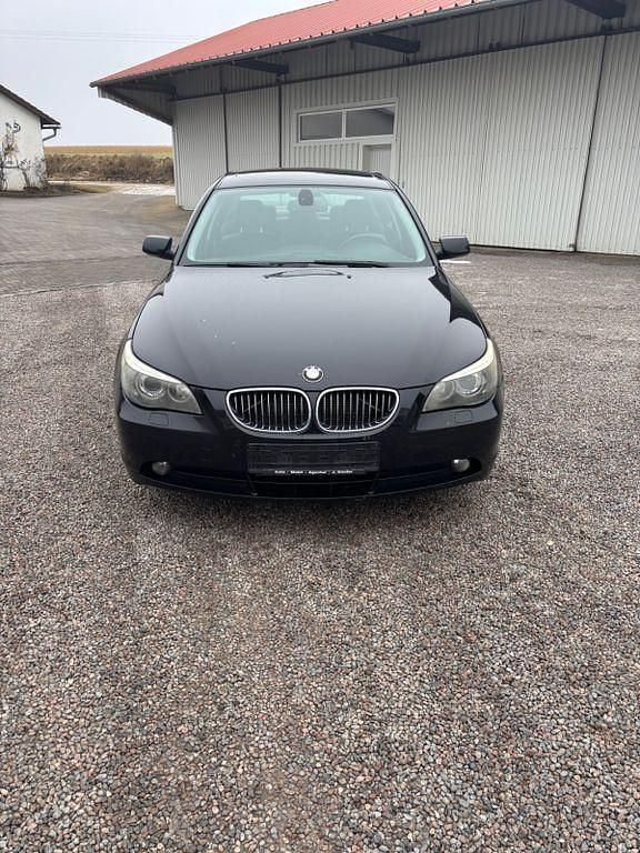 Gebraucht BMW 523 177 PS (130 kW) 2006 Schwarz Limousine