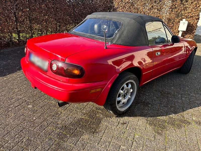 Gebraucht Mazda MX5 90 PS (66 kW) 1996 Rot Cabrio