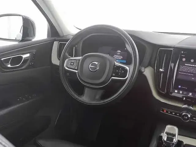 Gebraucht Volvo XC60 145 PS (106 kW) 2022 SUV