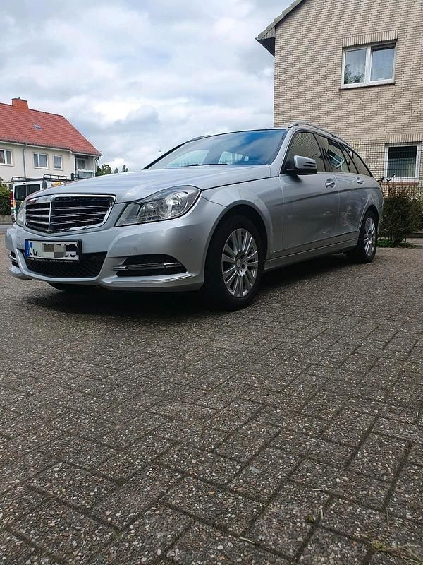 Silber Gebraucht 2014 Mercedes C180 Kombi | 9.550 € (Guter Preis) - Bild 1/4