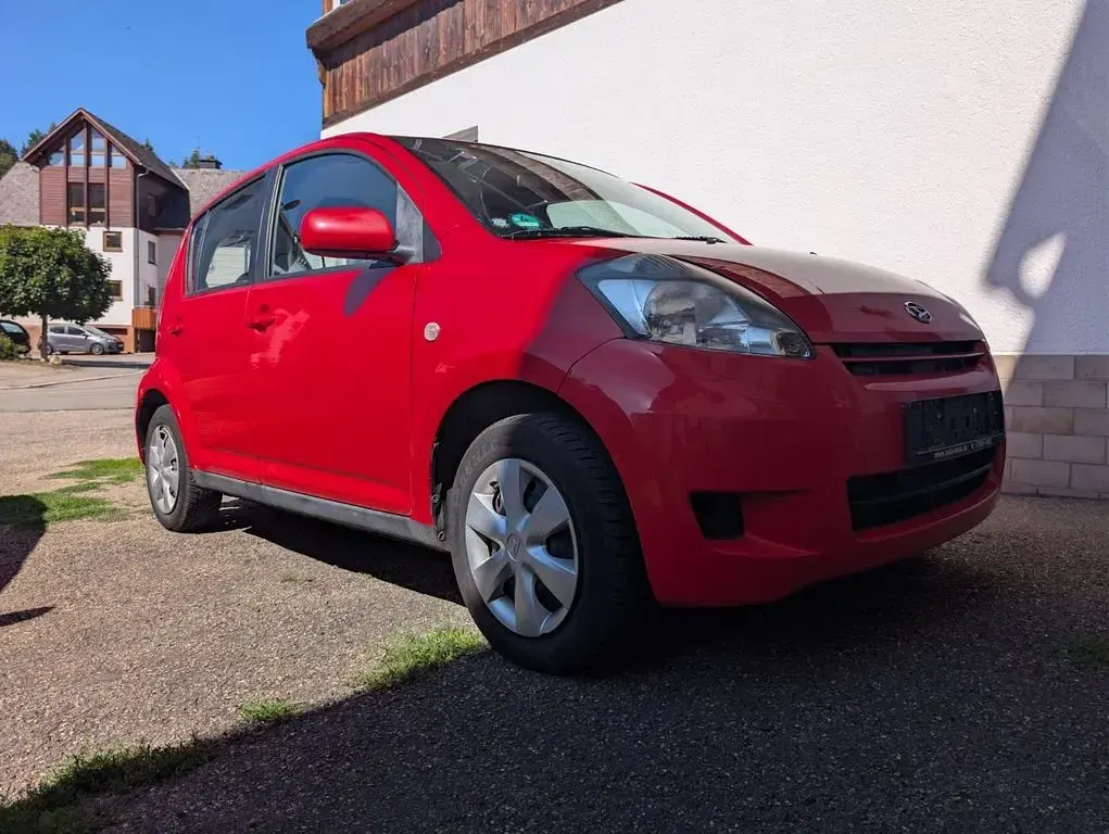 Gebraucht Daihatsu Sirion 69 PS (50 kW) 2007 Rot Kleinwagen