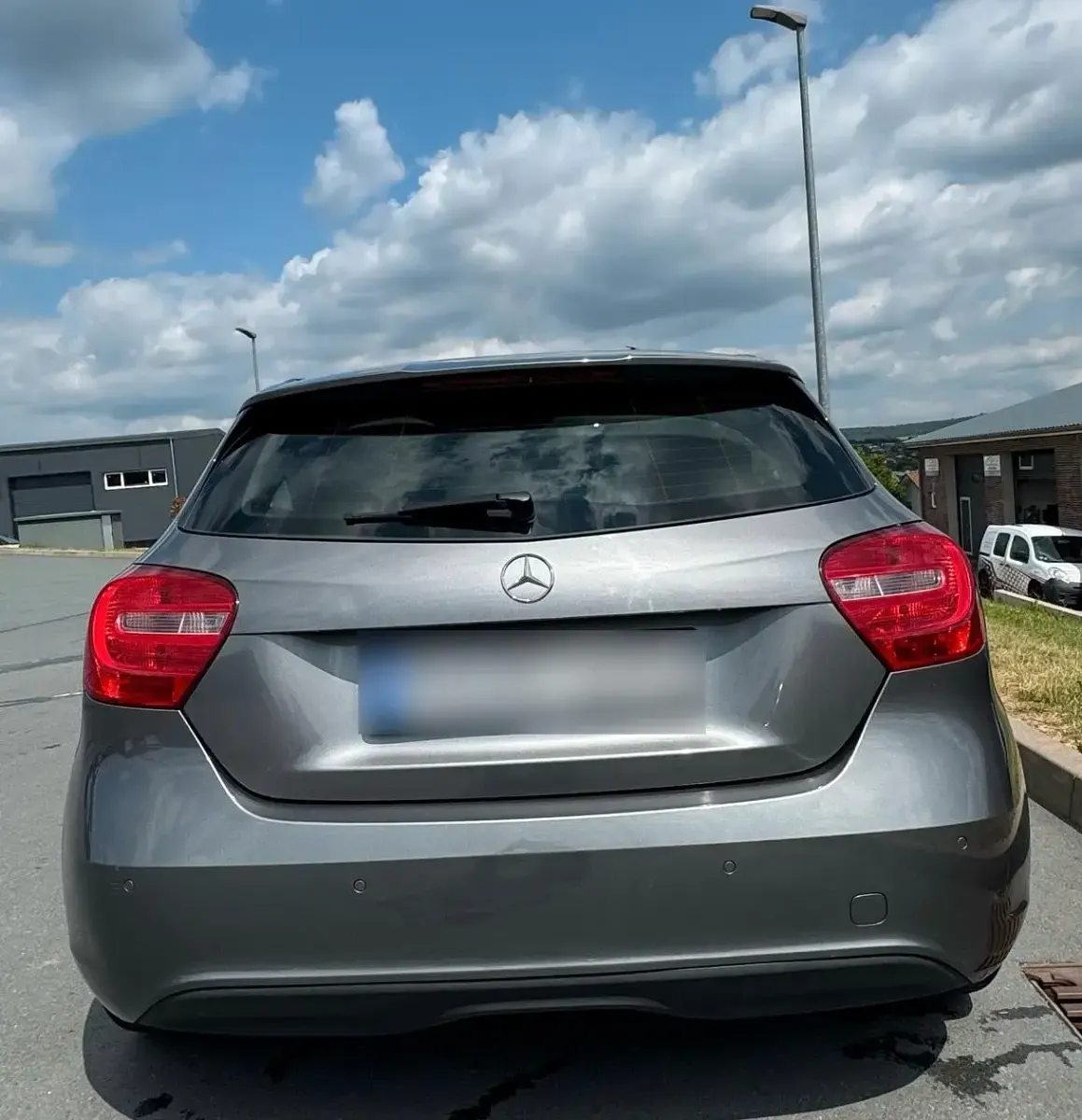 Gebraucht Mercedes A180 122 PS (89 kW) 2014 Grau Kleinwagen