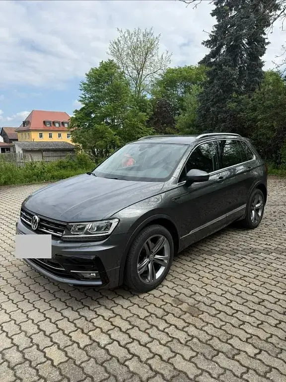 Gebraucht VW Tiguan R-line 150 PS (110 kW) 2019 Grau SUV