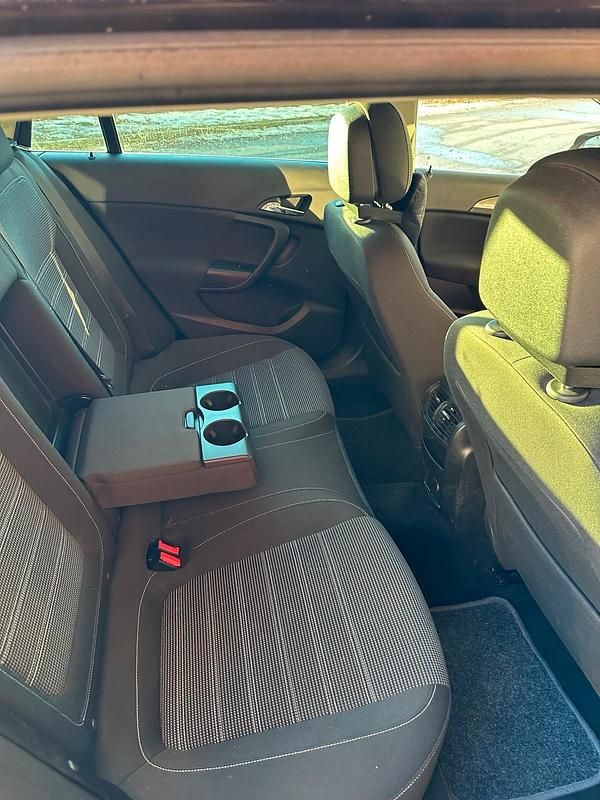 Gebraucht Opel Insignia 140 PS (102 kW) 2014 Braun Kombi